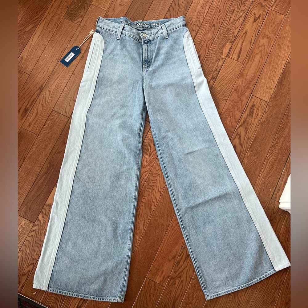 NWT Daily Blue Denim Size 27